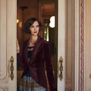 Tailored Anthropologie Ainsley Velvet blazer, size L.